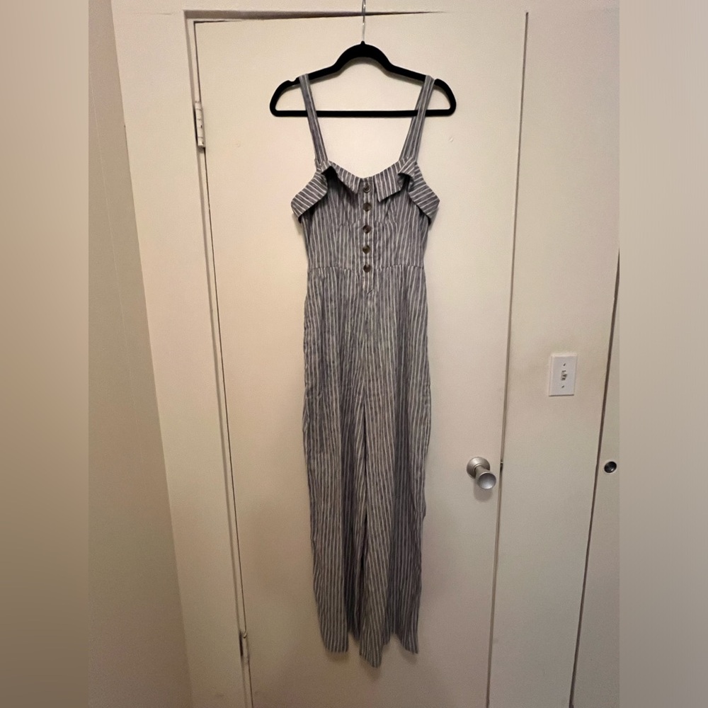 American Eagle Jumpsuit size 8